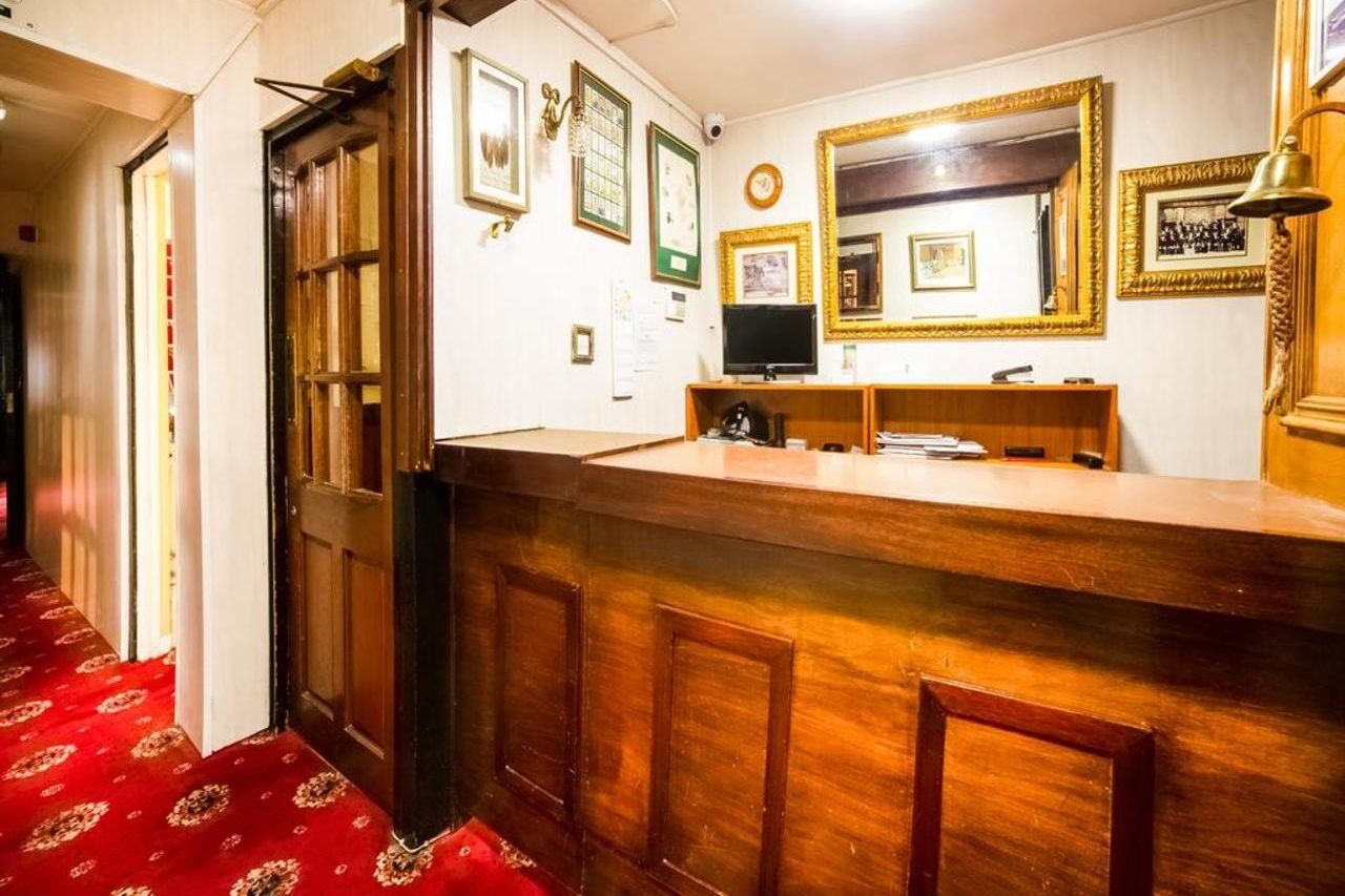 Oyo The Royal 3* Dunston (Tyne and Wear)